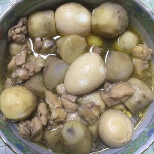 里芋と鶏肉とたまごの煮物